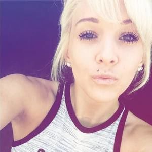 Meet your Posher, Crystal